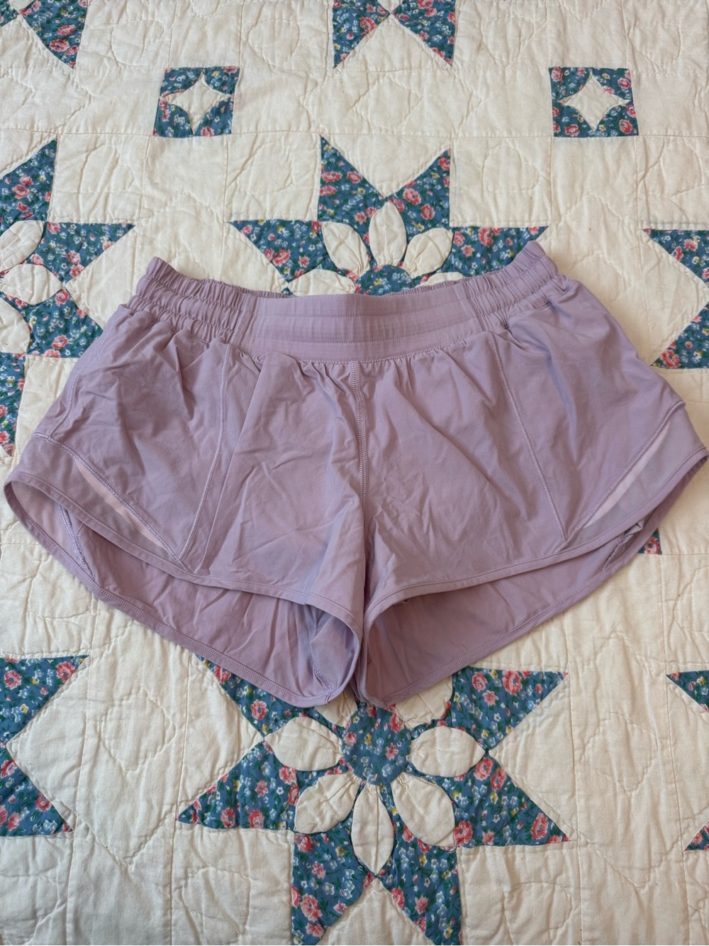 Lululemon Hotty Hot Shorts 2.5”
